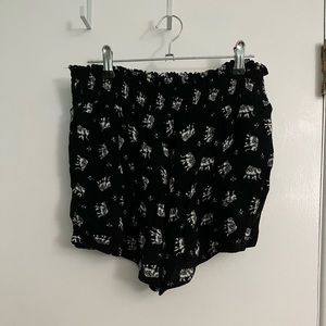 Hippie Rose size L elephant print shorts lightly worn!